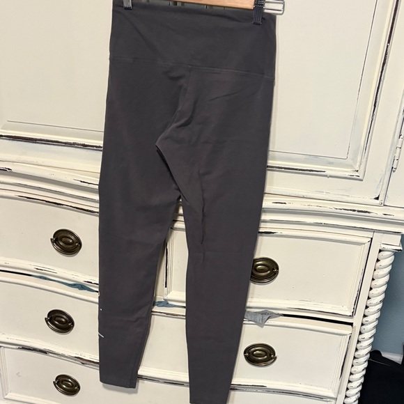 Victoria's Secret Gray Leggings - Picture 4 of 5